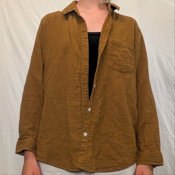 Button Up - Picture 4 of 5